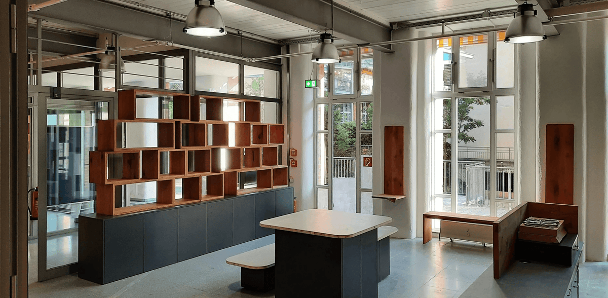 Ladeneinrichtungen und Hotel-Design nach Maß vom Schreiner bei Stuttgart