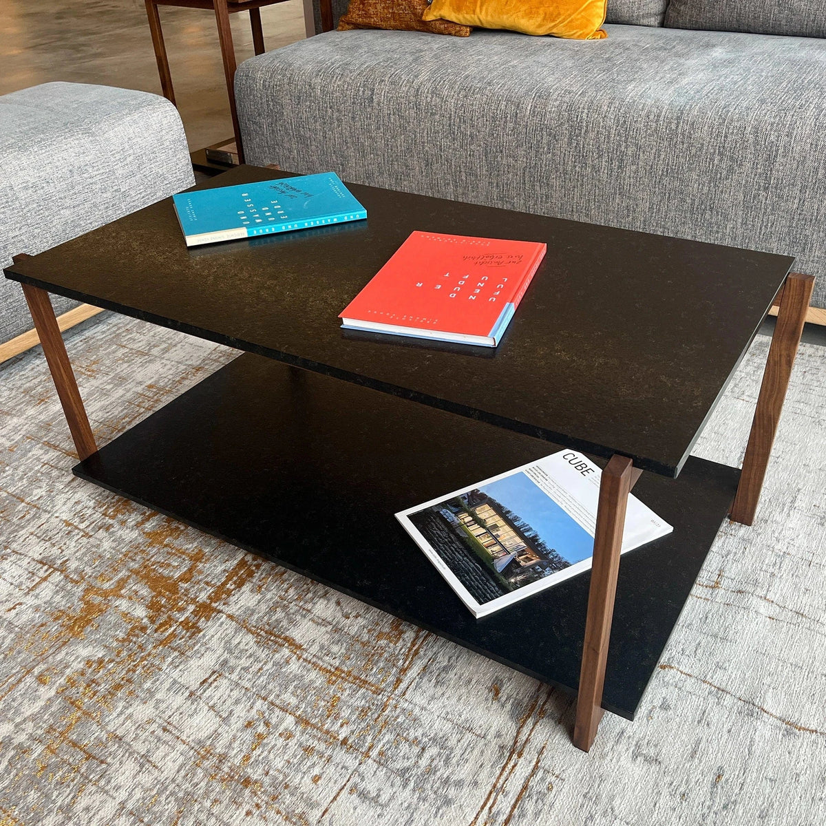 Holzmanufaktur Beistelltisch CONE Couchtisch, Nussbaum & Granit