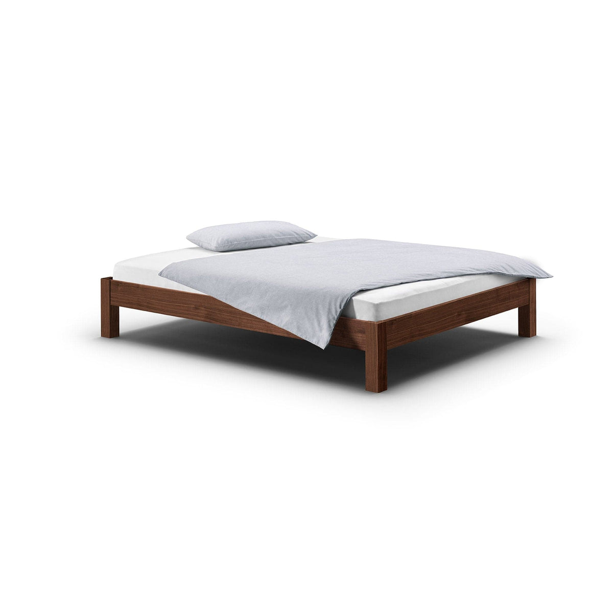 Holzmanufaktur Bett RION aus Nussbaumholz, hier ohne Einsteck-Rückenlehne.